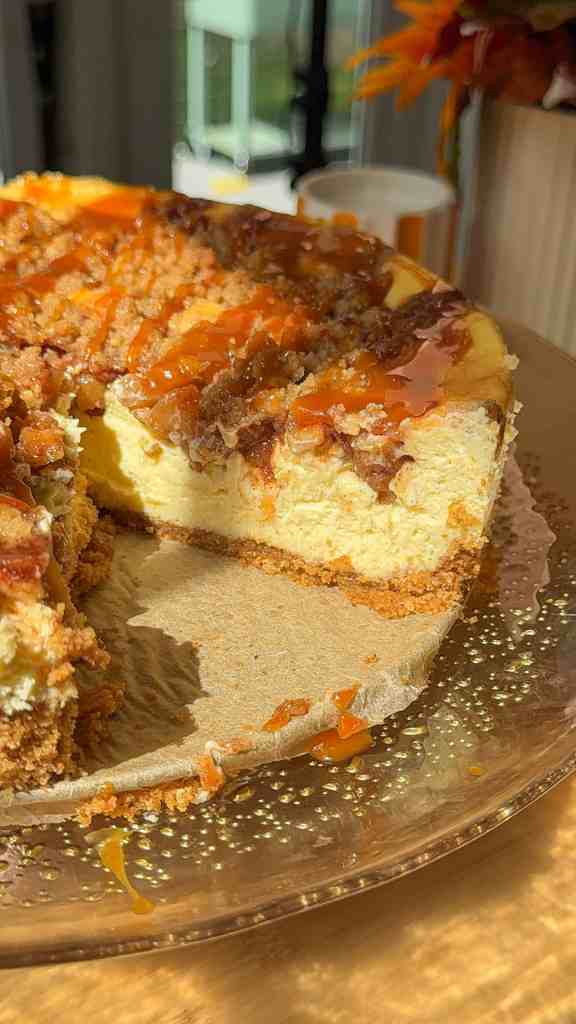 Salted Caramel Apple Crumble Cheesecake: Fall Dessert Perfection