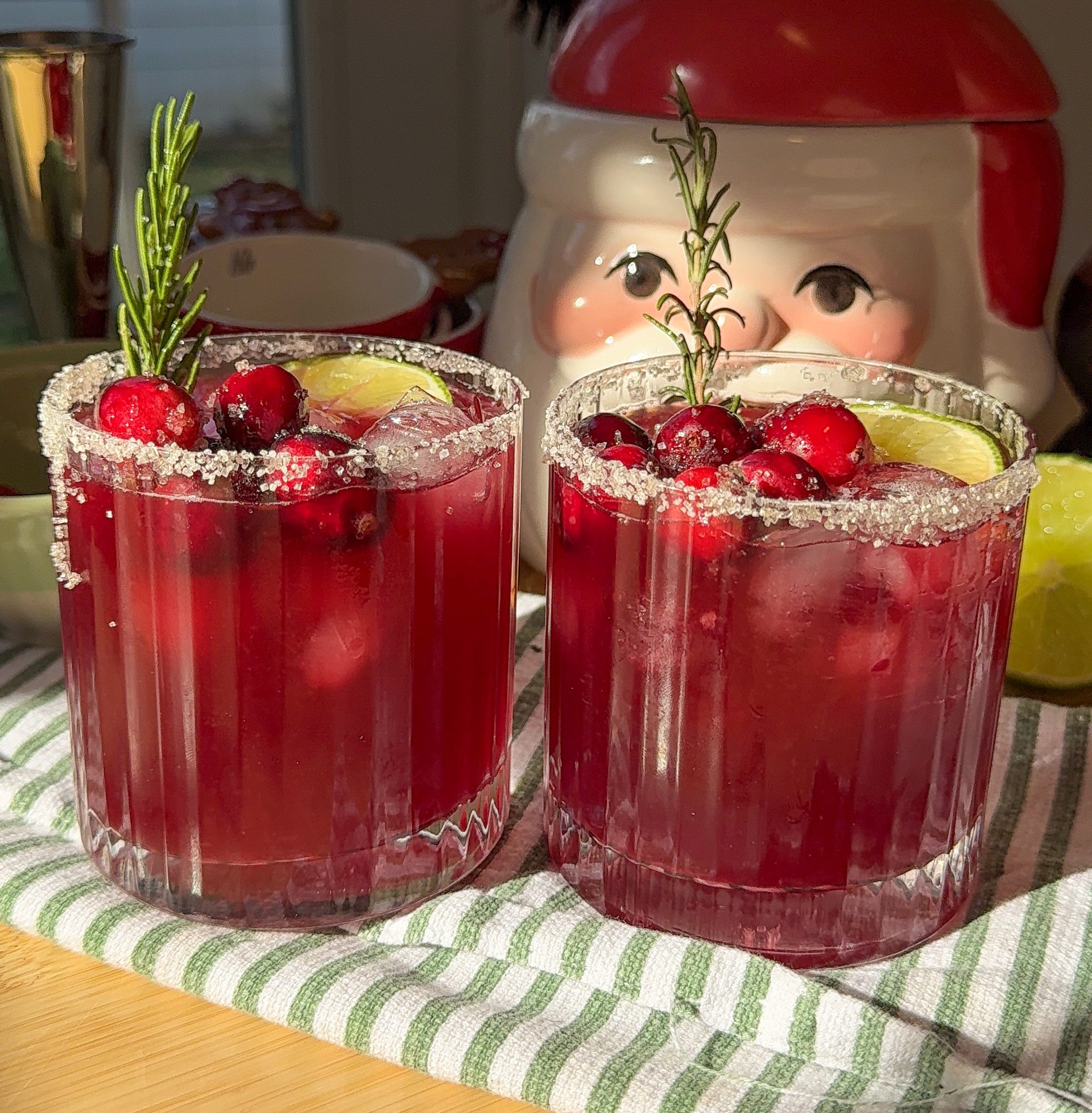 Festive Cranberry Pomegranate Margarita – The Ultimate Holiday Cocktail