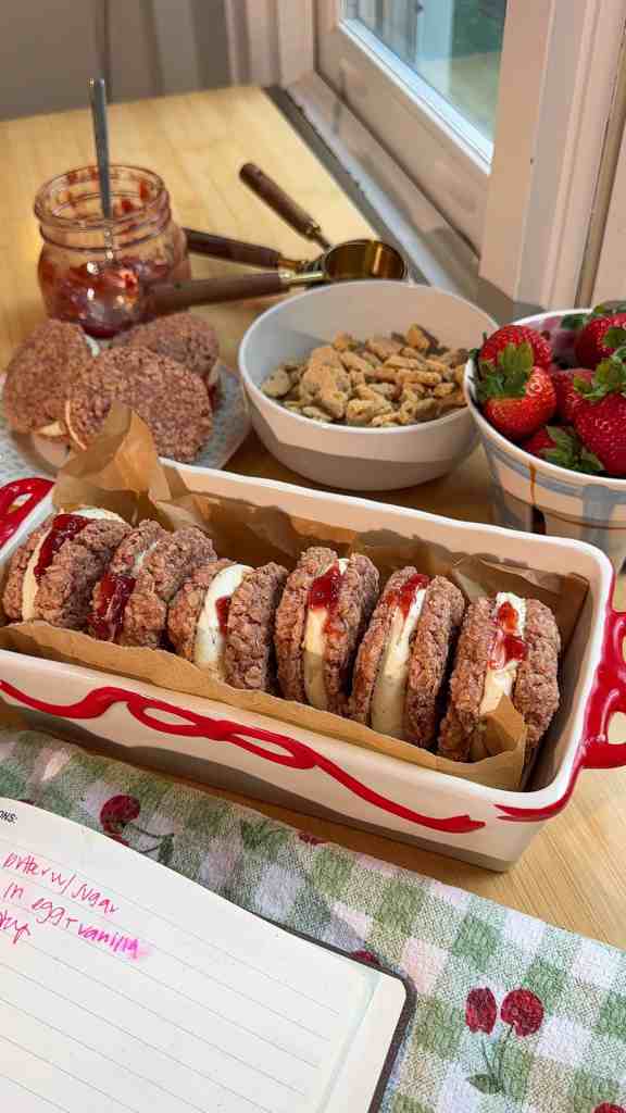 Strawberry Cheesecake Oatmeal Cream Pies