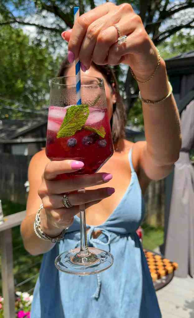 Blueberry Hugo Spritz: The Perfect Light and Refreshing Summer Cocktail