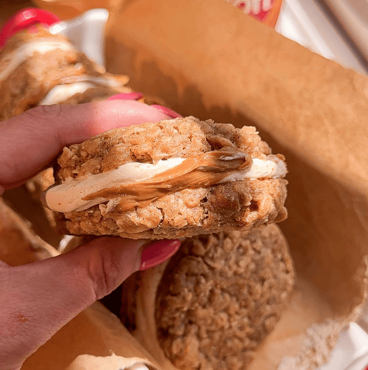 Biscoff Oatmeal Cream Pies